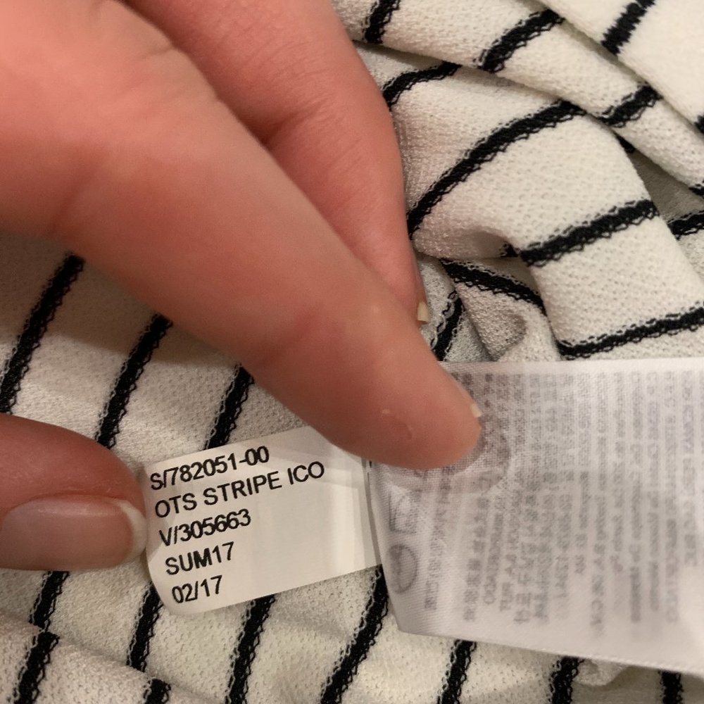 Banana Republic Off the Shoulder Striped Top Small - Picture 6 of 7